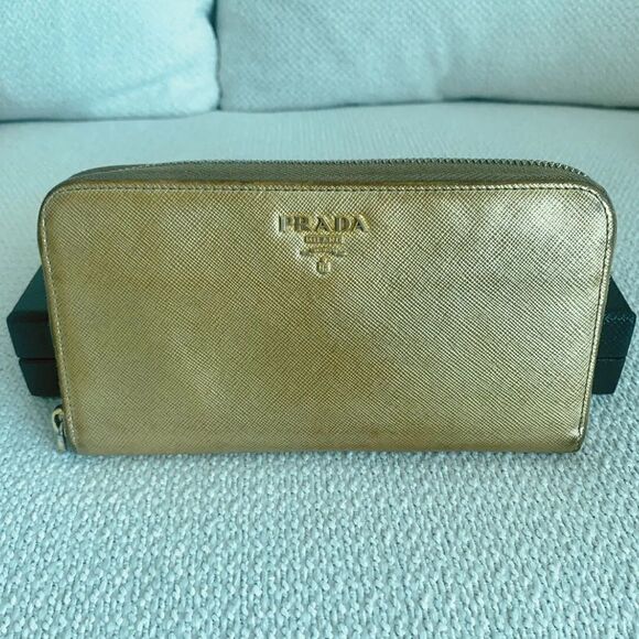 PRADA: RARE Gold SAFFIANO Leather & Gold Logo Long Zip-Around Wallet - Picture 1 of 9